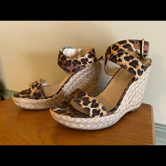 Stuart Weitzman fabric animal print platform sandals. Size 10. - Picture 1 of 3